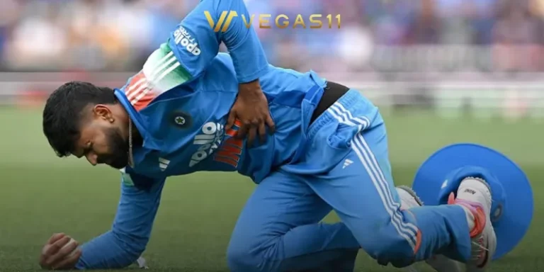 Shreyas Iyer injury Sydney ODI spleen laceration catch Alex Carey India Australia cricket 2025