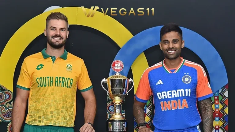South Africa wicketkeeper Quinton de Kock batting during India vs South Africa 2nd T20I at Mullanpur cricket stadium December 2025