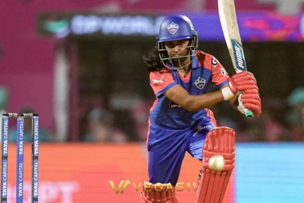 Sophie Devine's all-round brilliance earned her Player of the Match honors