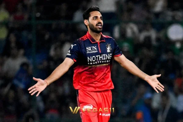 Bhuvneshwar Kumar bowling inswing for RCB IPL 2026