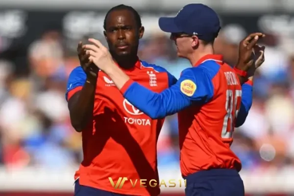 Harry Brook and Phil Salt celebrate England's nine-wicket win over India in the 4th T20I at Bristol, 2026.
