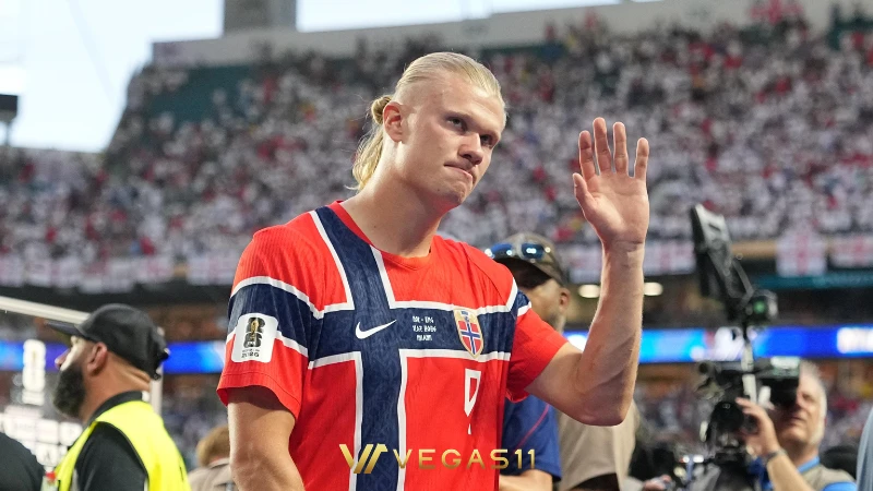 Erling Haaland reacts on the pitch during Norway vs England World Cup 2026 quarterfinal